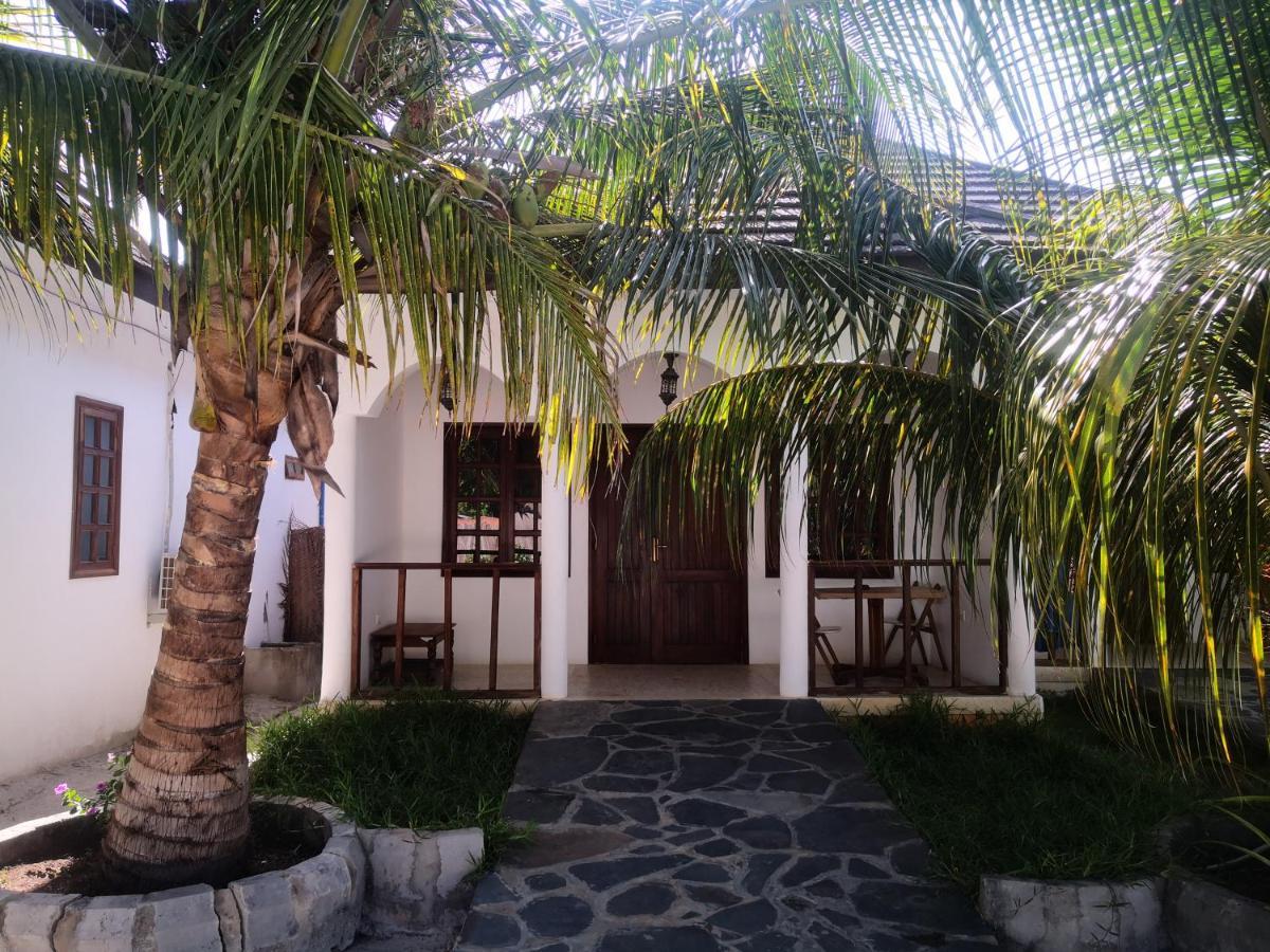 Mambo Ocean Hotell