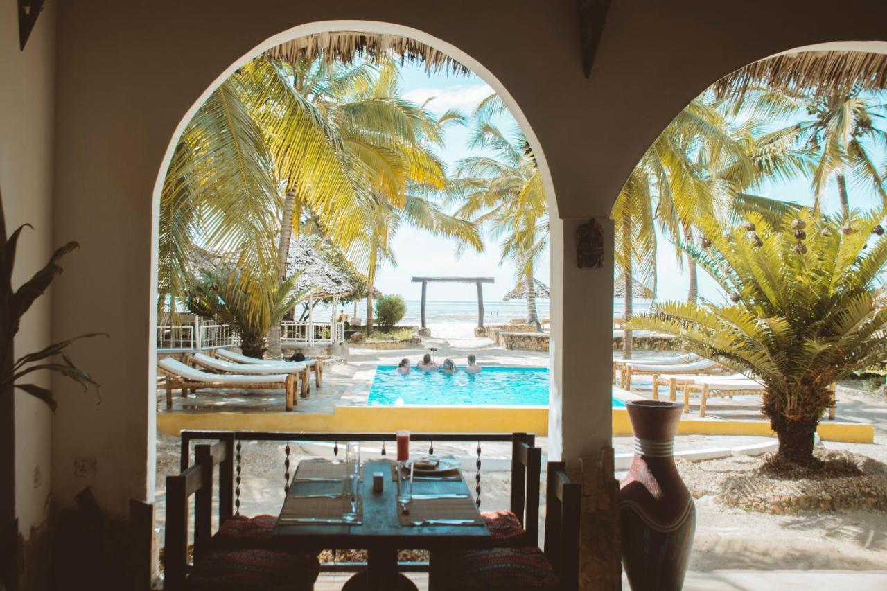 Hotell Mambo Ocean 4*