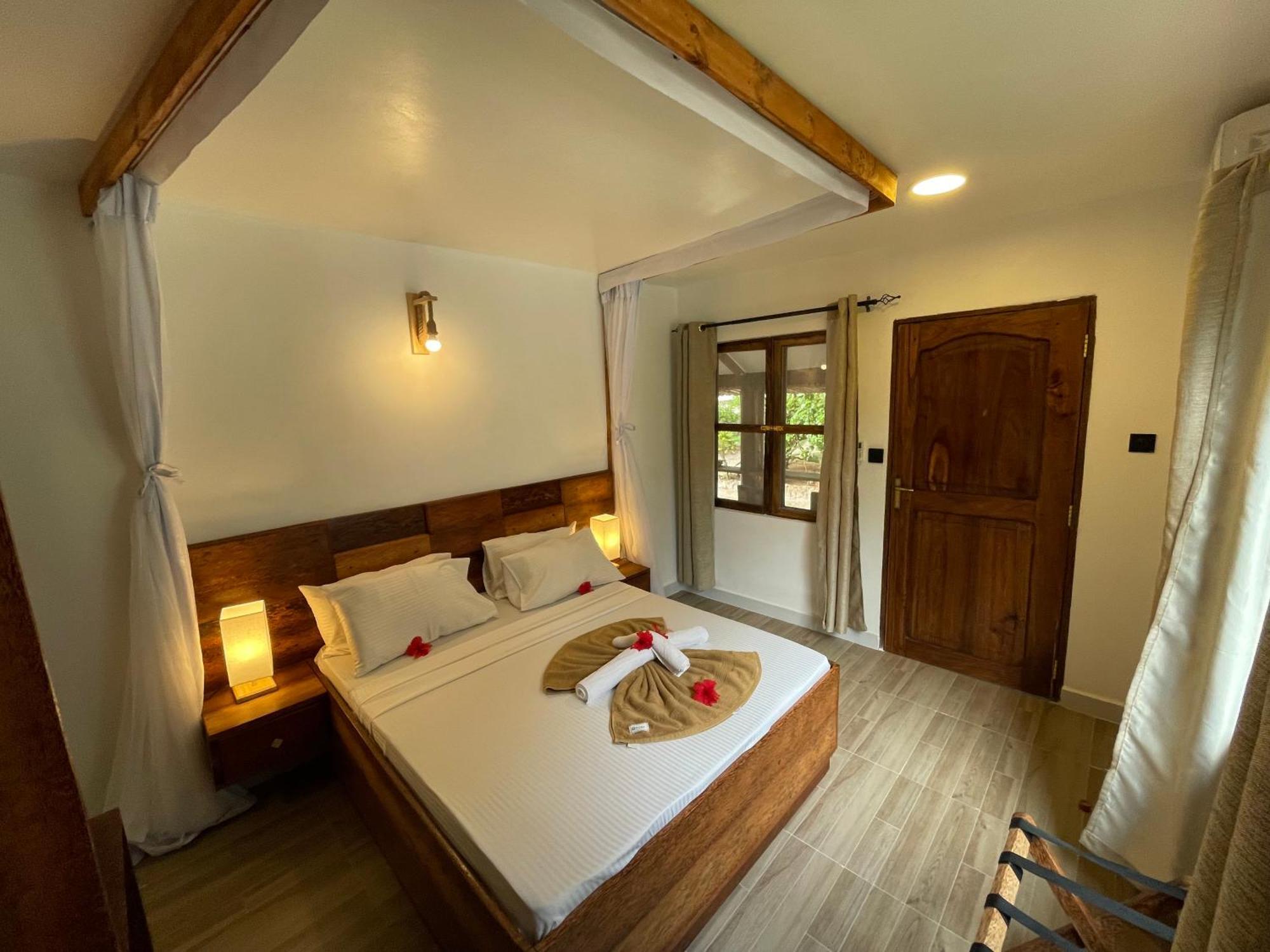 Mambo Ocean Hotell 4*