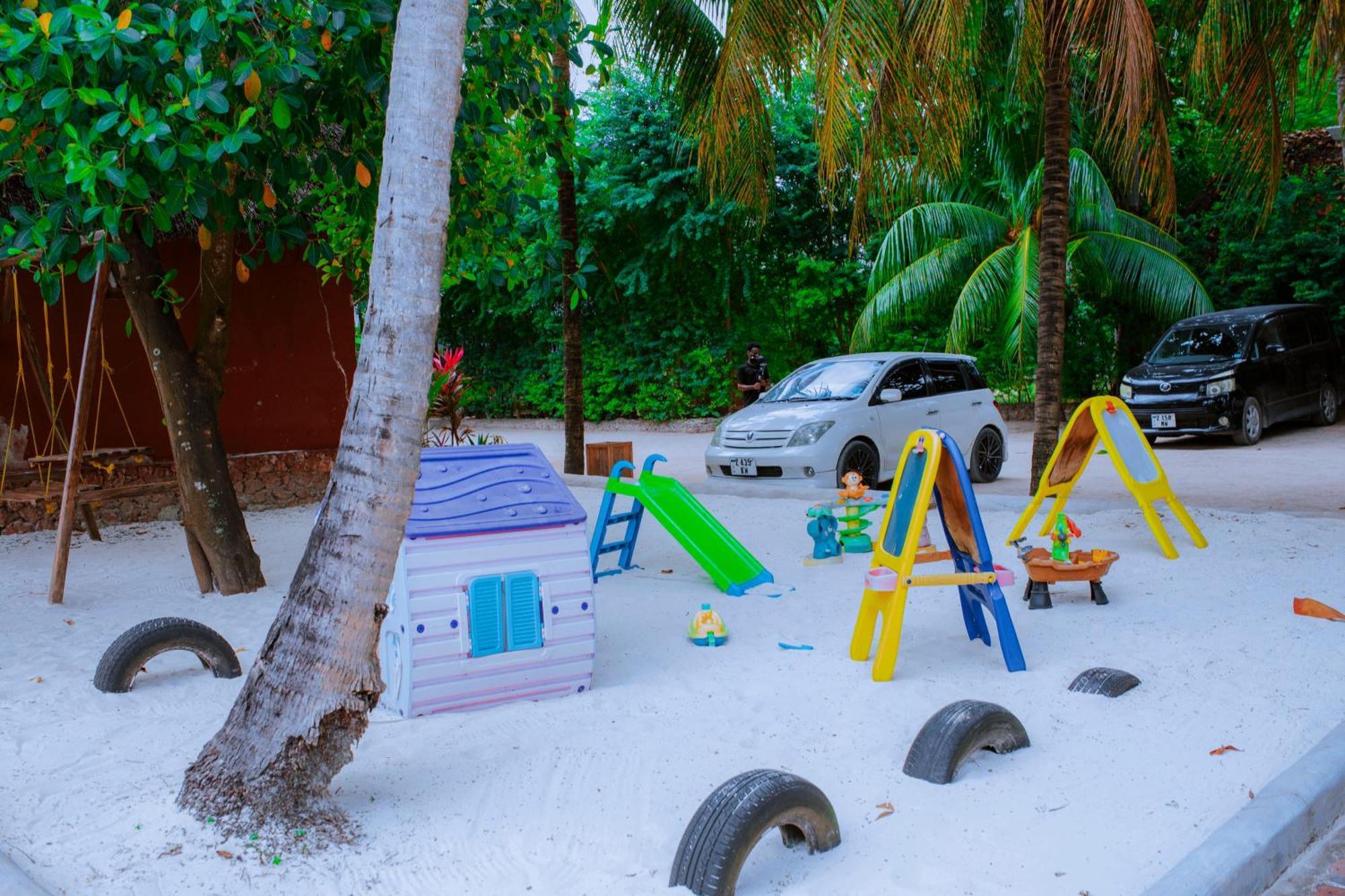 Hotell Mambo Ocean