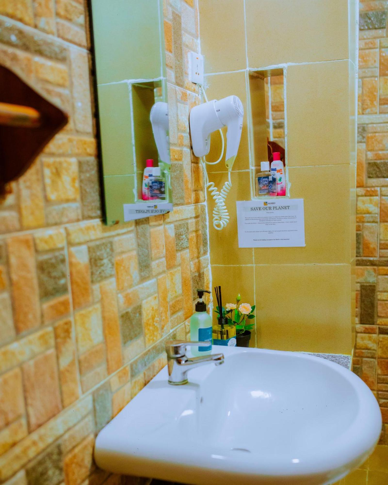 Hotell Mambo Ocean 4*