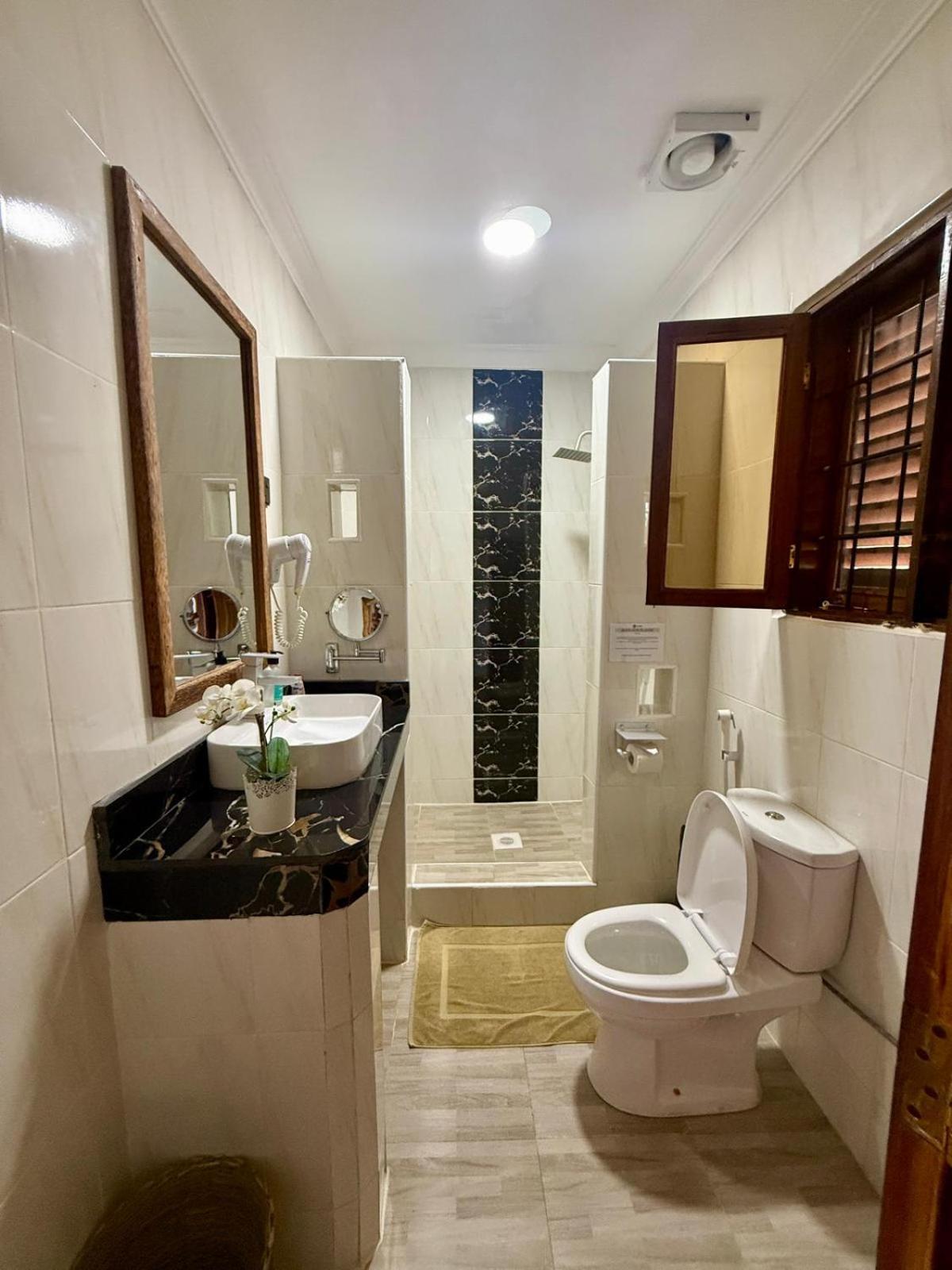 Hotell Mambo Ocean 4*